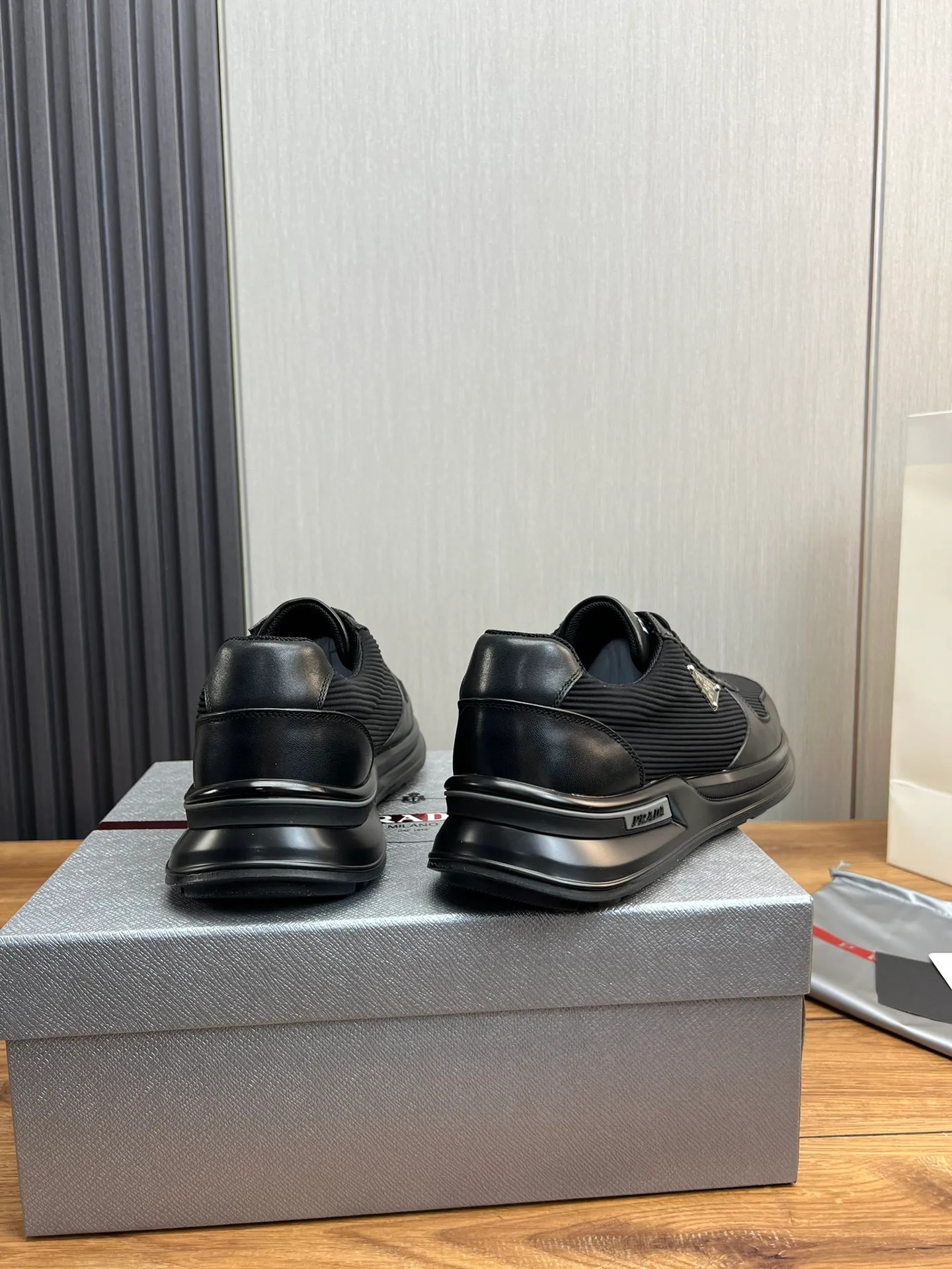 Men's shoes 💰580💰 [PRADA] Men's shoes are popular in the counter, official website is synchronized, 1 high-quality shipment ✔️Original cowhide stitching mesh + cowhide lining, 1🆚1 replica, original original bottom, 38-45 (45 customized, non-refundable)